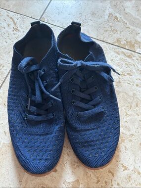 Suavs tennis shoes